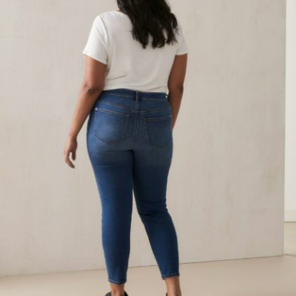 NEW COPY - Stretchy skinny Jeans - Picture 3 of 7